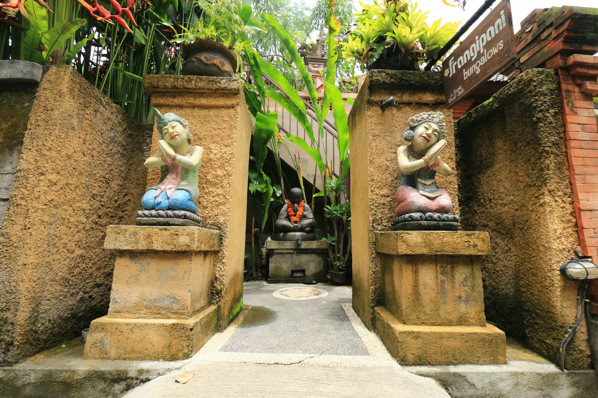 ฟรังงีปานี บังกะโล อูบุด ภายนอก รูปภาพ